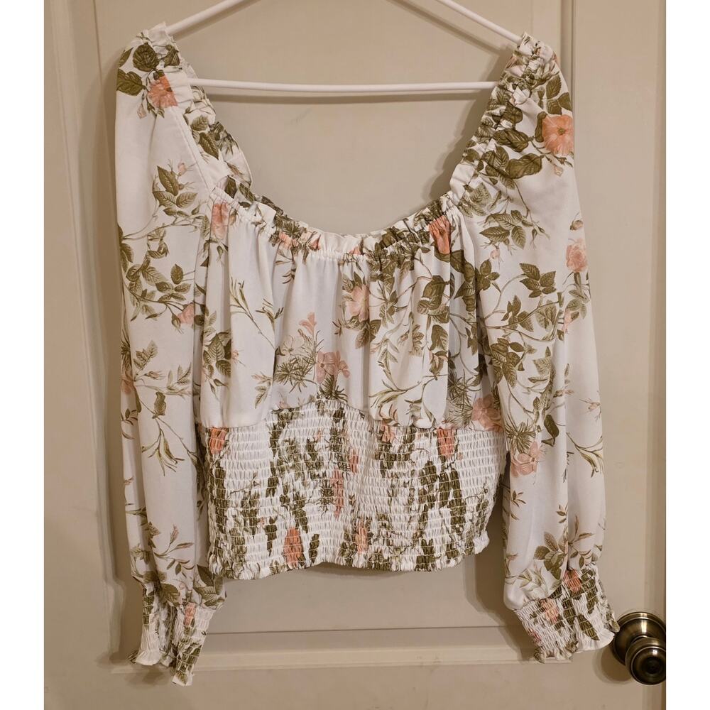 Nwt square neck smocked floral top - Picture 3 of 7